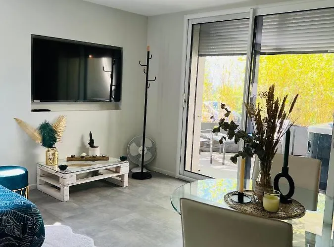 O2m Gresy Sur Aix Apartment *